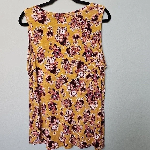 Maurices 24/7 Plus Size 2X Yellow Floral V Neck Sleeveless Airy Stretch Top - Picture 5 of 5